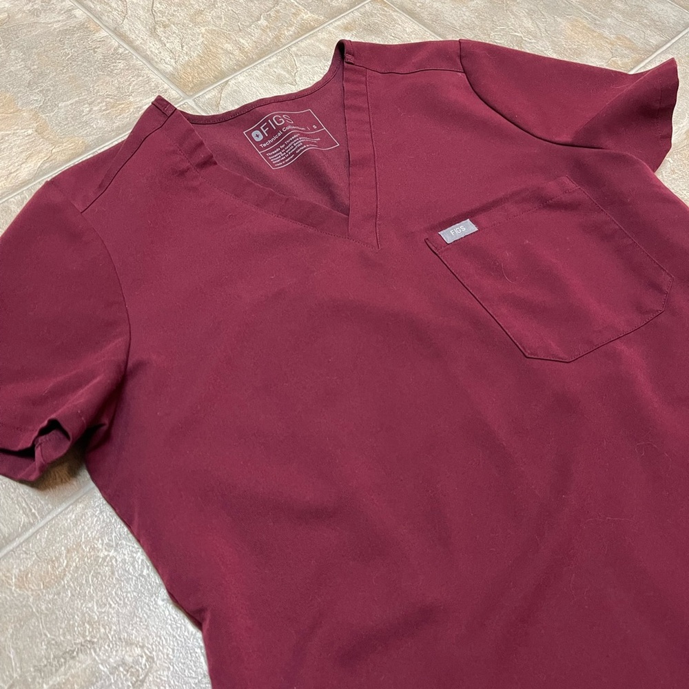 FIGS | Burgundy scrub top